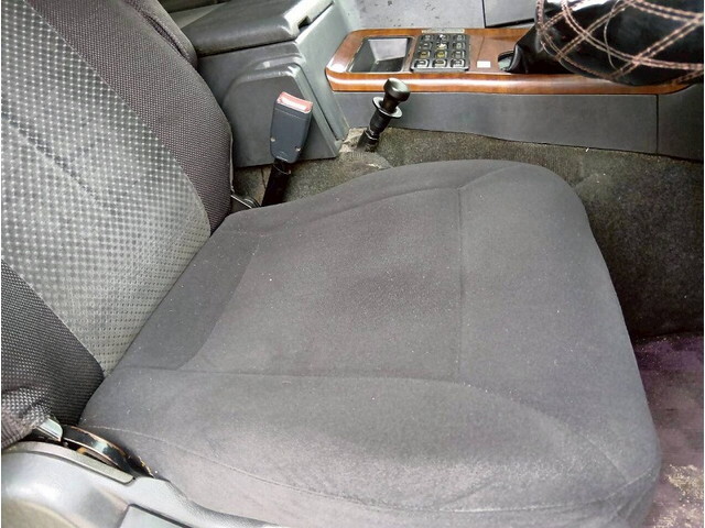 三菱ふそうスーパーグレートアルミウイング大型（10t）[写真15]