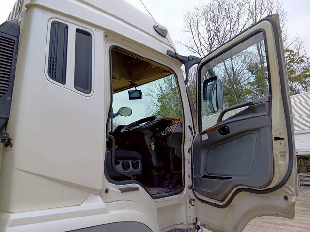 三菱ふそうスーパーグレートアルミウイング大型（10t）[写真16]