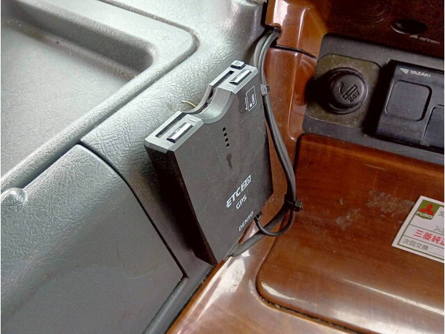 三菱ふそうスーパーグレートアルミウイング大型（10t）[写真19]