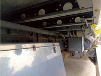 三菱ふそうスーパーグレートアルミウイング大型（10t）[写真32]