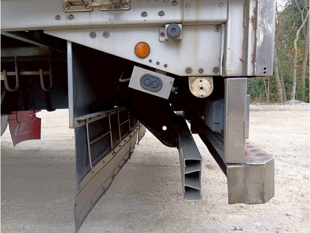 三菱ふそうスーパーグレートアルミウイング大型（10t）[写真34]