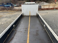 UDトラックスコンドル平ボディ中型（4t）[写真11]