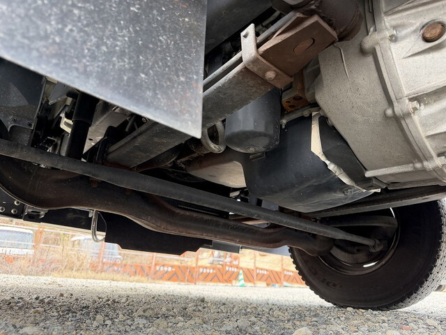 UDトラックスコンドル平ボディ中型（4t）[写真20]