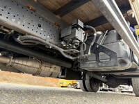 UDトラックスコンドル平ボディ中型（4t）[写真23]