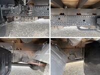 UDトラックスコンドル平ボディ中型（4t）[写真24]