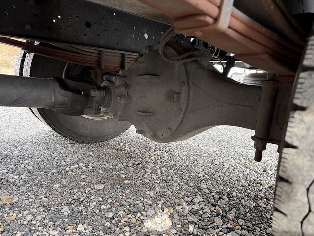 UDトラックスコンドル平ボディ中型（4t）[写真25]