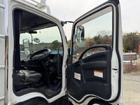 UDトラックスコンドル平ボディ中型（4t）[写真31]