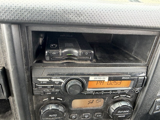 UDトラックスコンドル平ボディ中型（4t）[写真34]