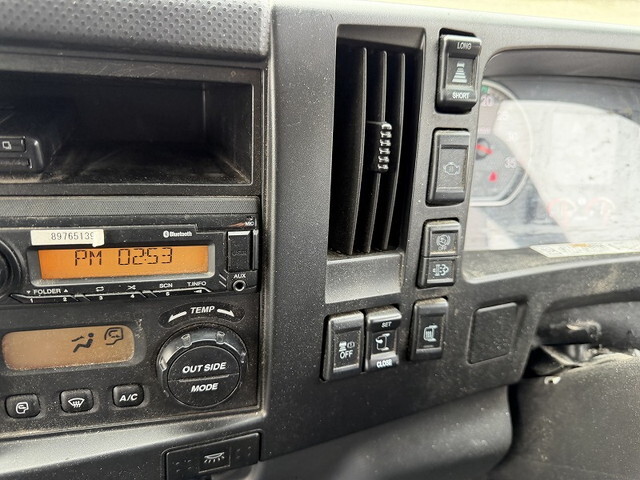 UDトラックスコンドル平ボディ中型（4t）[写真35]