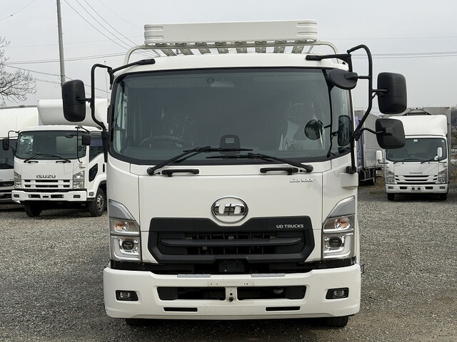 UDトラックスコンドル平ボディ中型（4t）[写真05]