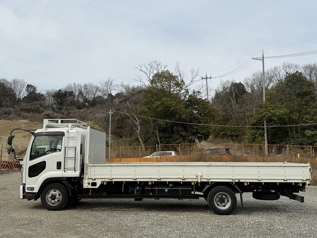 UDトラックスコンドル平ボディ中型（4t）[写真06]