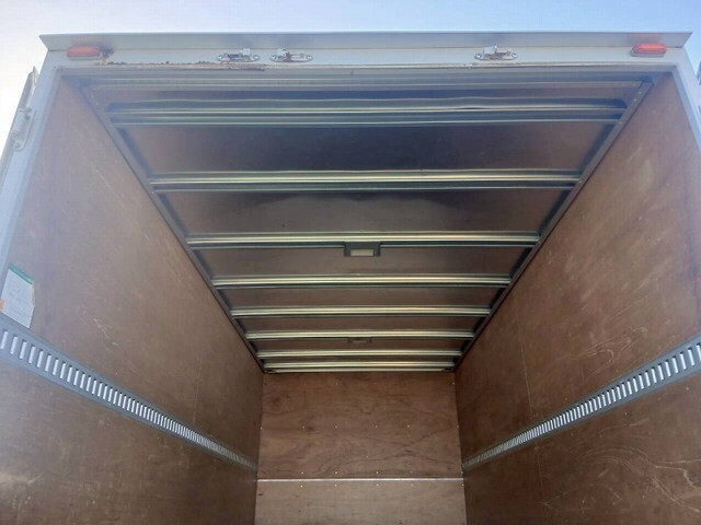 いすゞエルフアルミバン小型（2t・3t）[写真10]