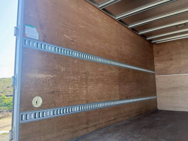 いすゞエルフアルミバン小型（2t・3t）[写真13]