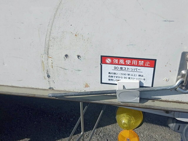 いすゞエルフアルミバン小型（2t・3t）[写真16]