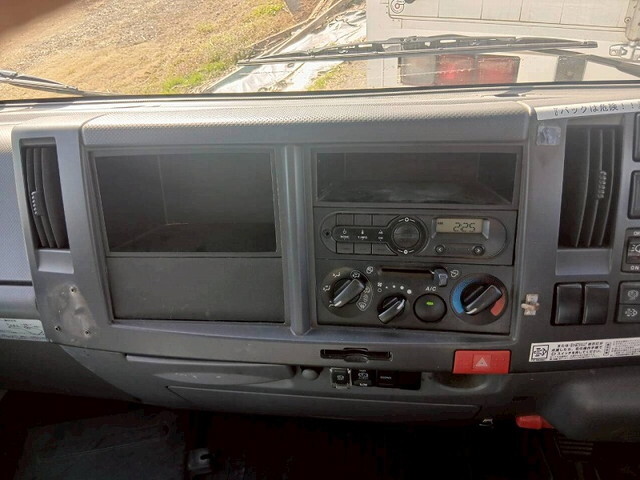 いすゞエルフアルミバン小型（2t・3t）[写真24]