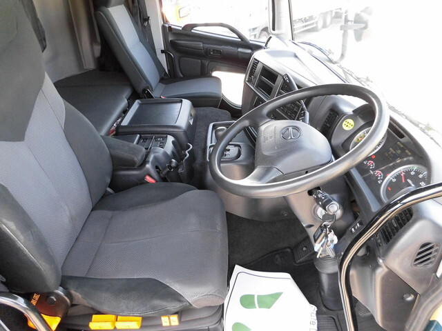 日野プロフィアトレーラーヘッド（トラクターヘッド）大型（10t）[写真17]