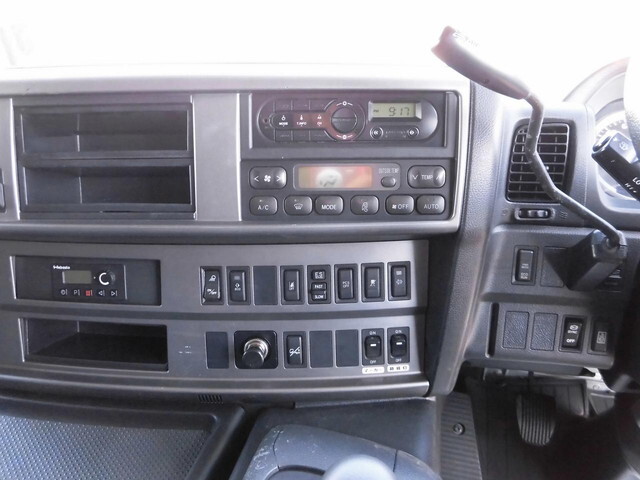 日野プロフィアトレーラーヘッド（トラクターヘッド）大型（10t）[写真21]