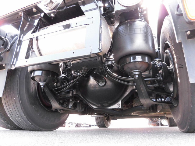 日野プロフィアトレーラーヘッド（トラクターヘッド）大型（10t）[写真09]