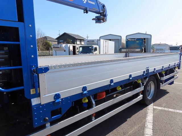 いすゞフォワードクレーン4段増トン（6t・8t）[写真11]