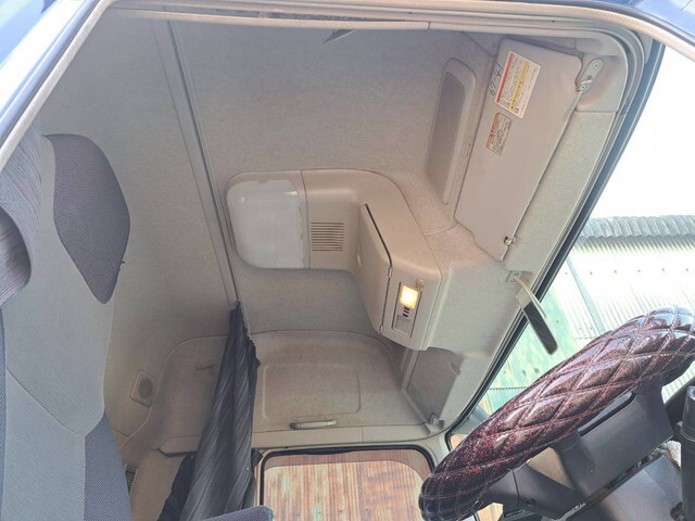 三菱ふそうスーパーグレートトレーラーヘッド（トラクターヘッド）大型（10t）[写真12]