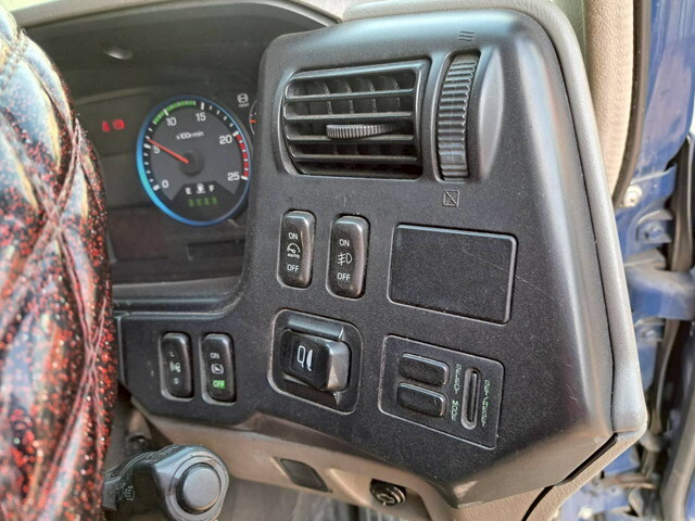 三菱ふそうスーパーグレートトレーラーヘッド（トラクターヘッド）大型（10t）[写真13]