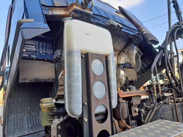 三菱ふそうスーパーグレートトレーラーヘッド（トラクターヘッド）大型（10t）[写真32]