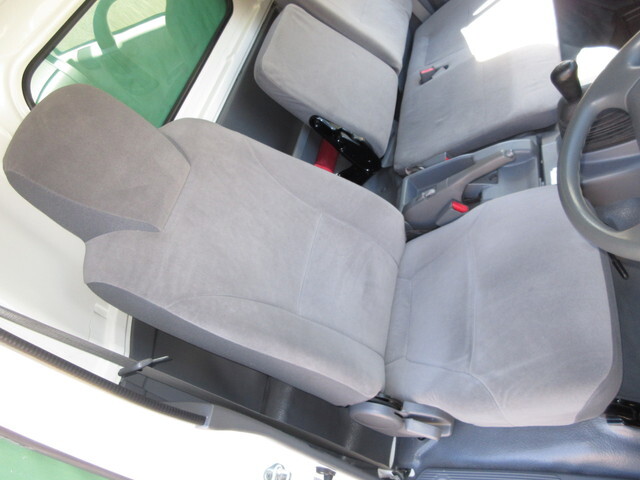 いすゞエルフカーテン車小型（2t・3t）[写真24]