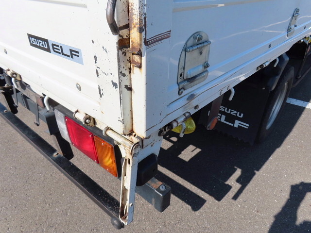 いすゞエルフ平ボディ小型（2t・3t）[写真28]