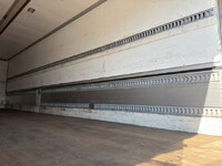 三菱ふそうスーパーグレートアルミウイング大型（10t）[写真14]