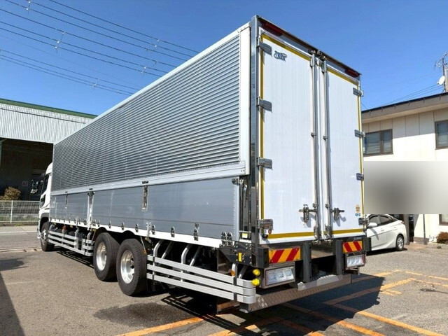 三菱ふそうスーパーグレートアルミウイング大型（10t）[写真06]