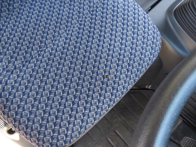 いすゞエルフ冷凍車（冷蔵車）小型（2t・3t）[写真22]