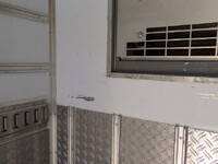 いすゞエルフ冷凍車（冷蔵車）小型（2t・3t）[写真36]