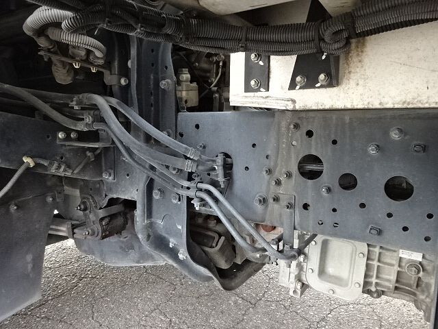 三菱ふそうファイターアルミウイング中型（4t）[写真28]