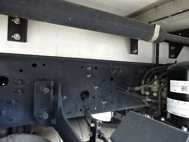 三菱ふそうファイターアルミウイング中型（4t）[写真32]