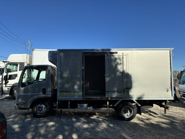いすゞエルフ冷凍車（冷蔵車）小型（2t・3t）[写真12]