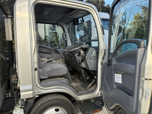 いすゞエルフ冷凍車（冷蔵車）小型（2t・3t）[写真13]