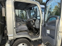 いすゞエルフ冷凍車（冷蔵車）小型（2t・3t）[写真14]