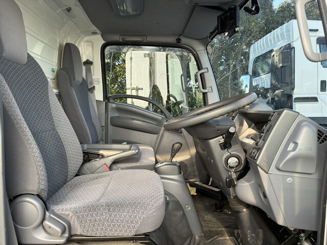 いすゞエルフ冷凍車（冷蔵車）小型（2t・3t）[写真14]