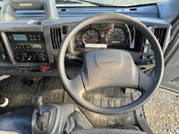 いすゞエルフ冷凍車（冷蔵車）小型（2t・3t）[写真23]