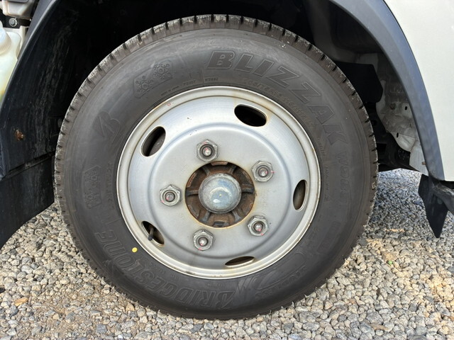 いすゞエルフ冷凍車（冷蔵車）小型（2t・3t）[写真24]