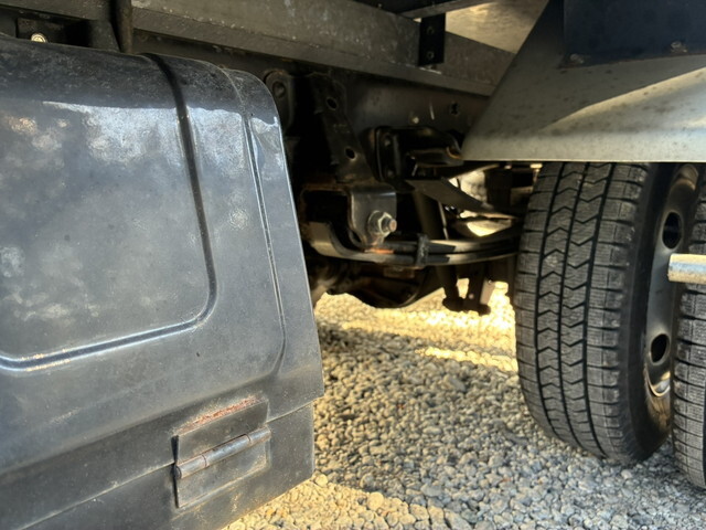 いすゞエルフ冷凍車（冷蔵車）小型（2t・3t）[写真27]