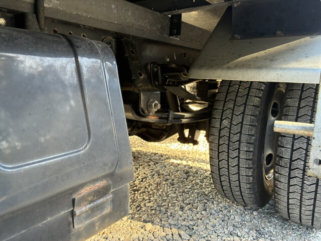 いすゞエルフ冷凍車（冷蔵車）小型（2t・3t）[写真28]