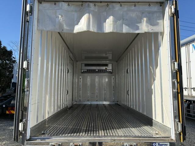 いすゞエルフ冷凍車（冷蔵車）小型（2t・3t）[写真08]