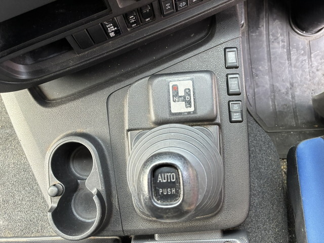 いすゞギガ冷凍車（冷蔵車）大型（10t）[写真18]