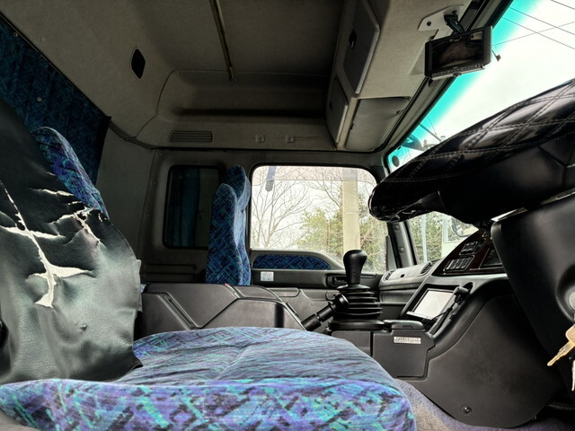 いすゞギガアルミバン大型（10t）[写真16]