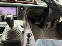 いすゞギガアルミバン大型（10t）[写真24]