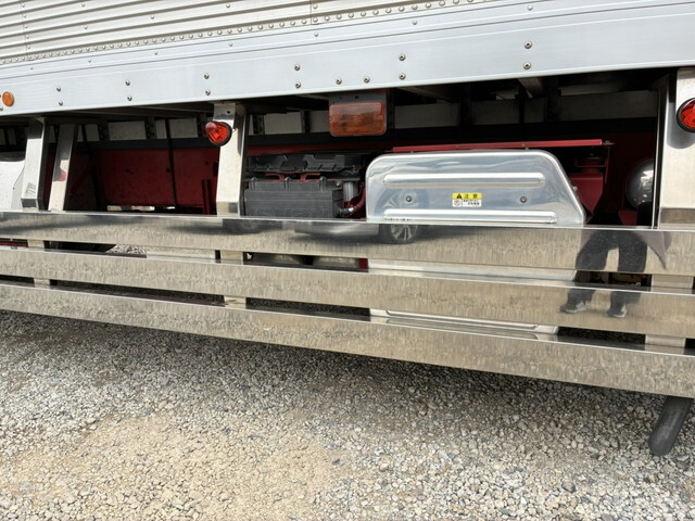 いすゞギガアルミバン大型（10t）[写真27]