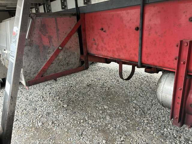 いすゞギガアルミバン大型（10t）[写真29]