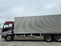 いすゞギガアルミバン大型（10t）[写真09]