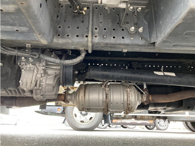 いすゞエルフ冷凍車（冷蔵車）小型（2t・3t）[写真22]